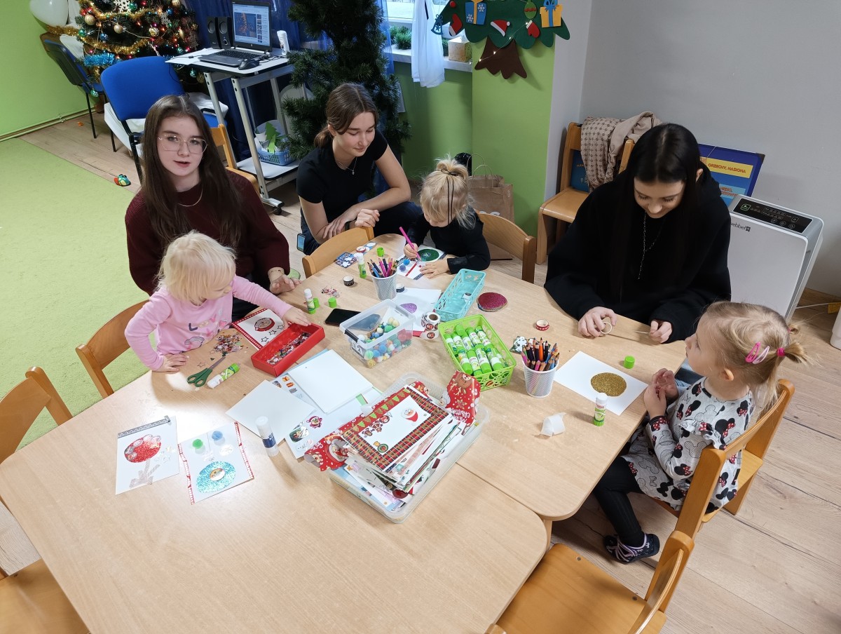 Świąteczne kartki dla dzieci z hospicjum